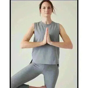 Athleta Effortless Tank in Coastline Blue Size Small